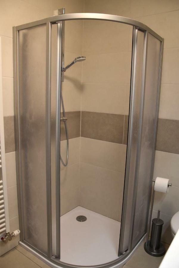 Elemir Apartment Besenova Bagian luar foto