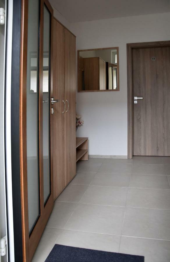 Elemir Apartment Besenova Bagian luar foto