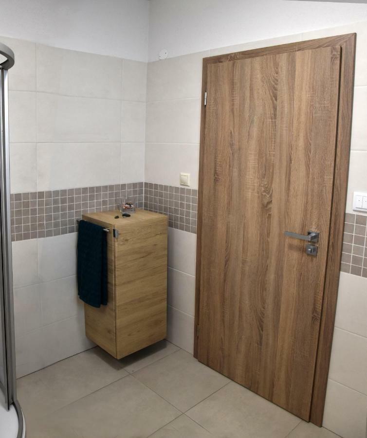 Elemir Apartment Besenova Bagian luar foto