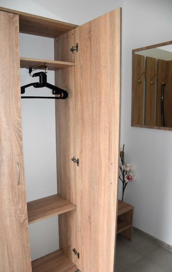 Elemir Apartment Besenova Bagian luar foto