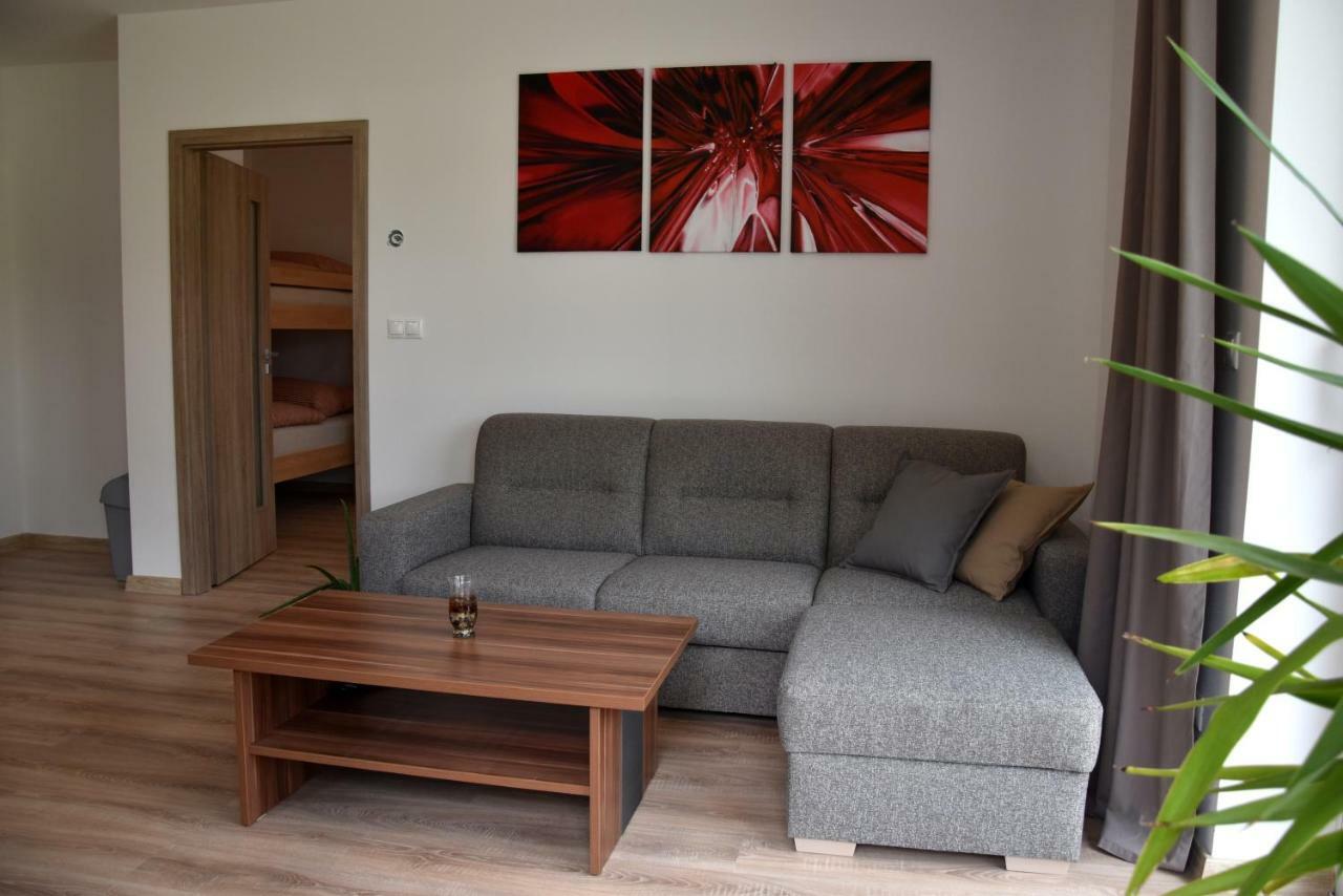 Elemir Apartment Besenova Bagian luar foto