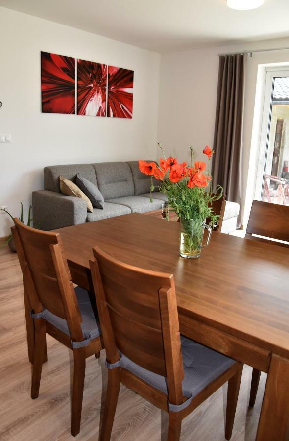 Elemir Apartment Besenova Bagian luar foto