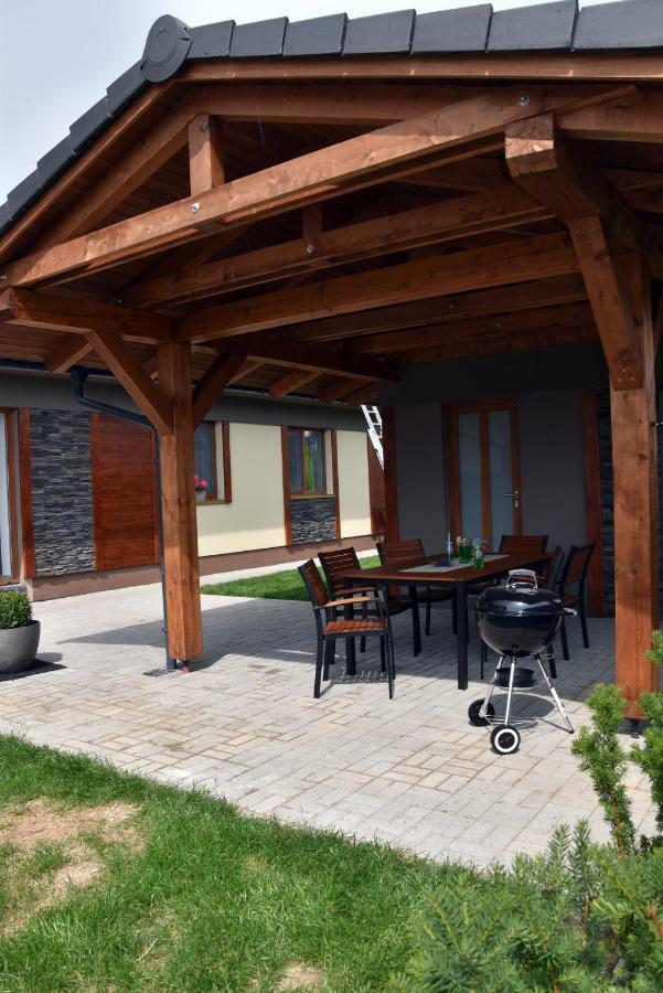 Elemir Apartment Besenova Bagian luar foto